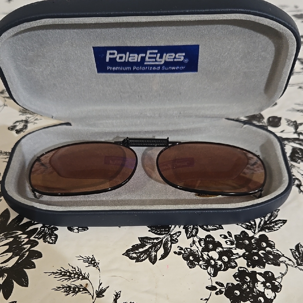 PolarEyes Premium Polarized Sunglasses b161